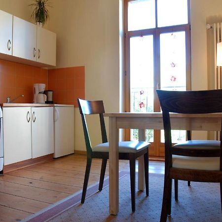 Apartment Und Zimmervermietung Am Park Potsdam Kamer foto