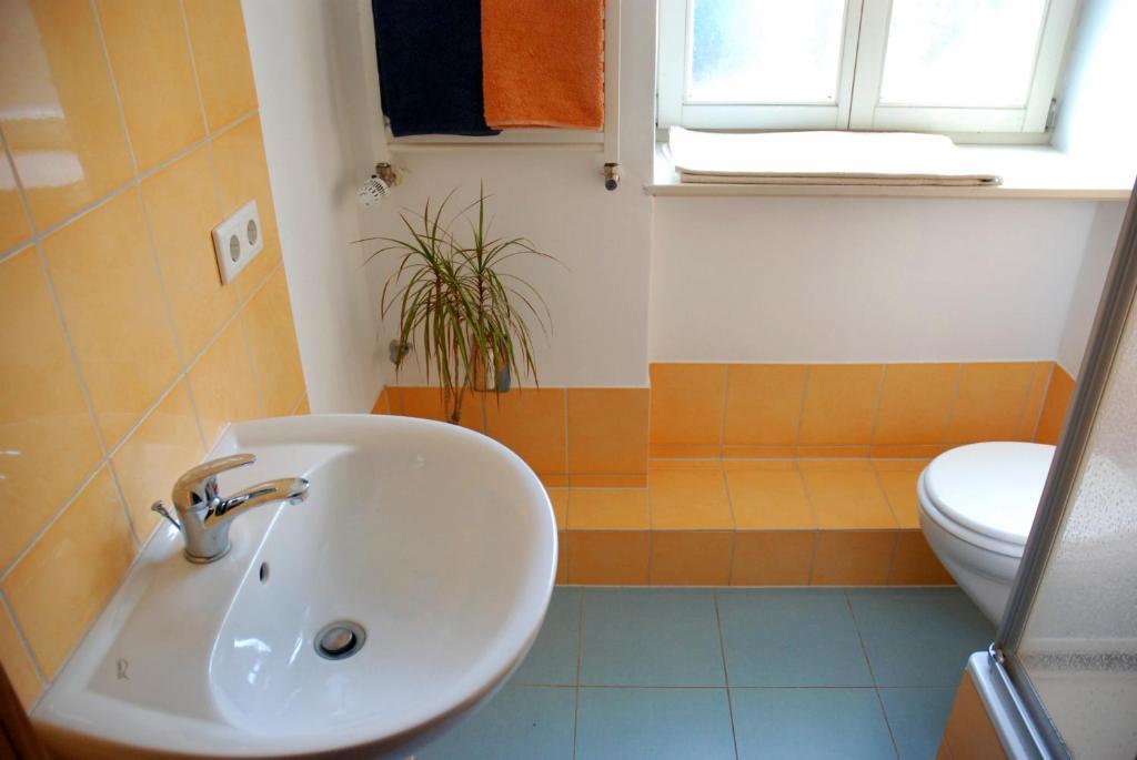Apartment Und Zimmervermietung Am Park Potsdam Kamer foto